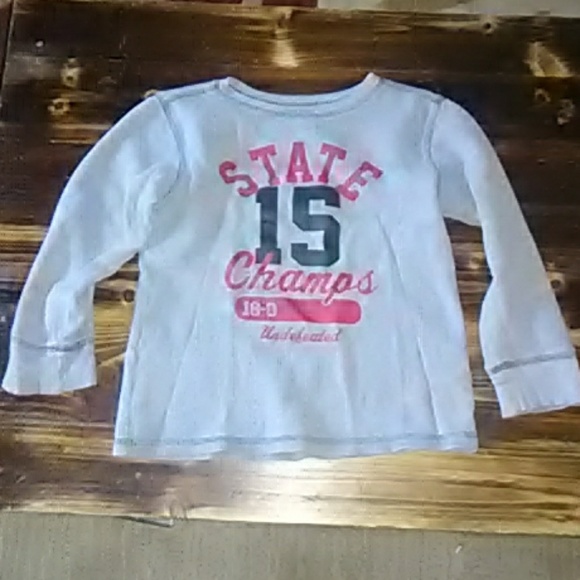 unknown Other - Boys size 5/6 long sleeve top